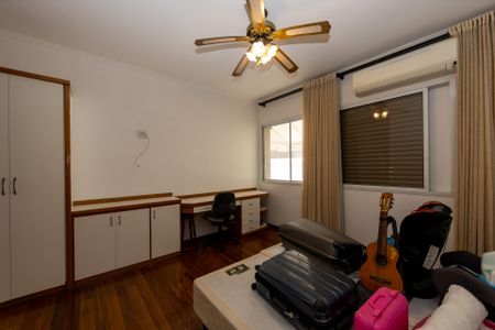 Casa de condomínio à venda com 682m², 5 quartos e 6 vagasSuíte 3