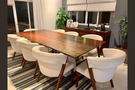 Casa à venda com 4 quartos, 300m² em Parque Sinai, Santana de Parnaíba