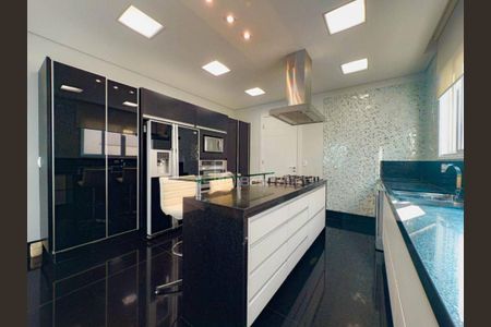 Casa à venda com 504m², 4 quartos e 4 vagas