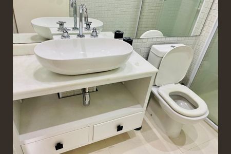 Apartamento à venda com 1 quarto, 50m² em Empresarial 18 do Forte, Barueri