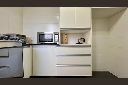 Apartamento à venda com 105m², 4 quartos e 2 vagasCozinha