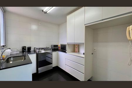 Apartamento à venda com 105m², 4 quartos e 2 vagasCozinha