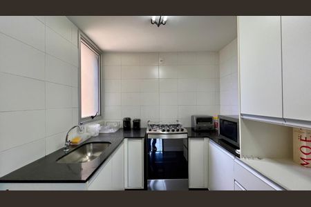 Apartamento à venda com 105m², 4 quartos e 2 vagasCozinha