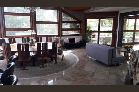 Casa à venda com 9 quartos, 1631m² em Alphaville Industrial, Barueri