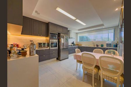 Casa à venda com 600m², 4 quartos e 4 vagas