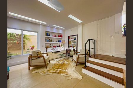 Casa à venda com 297m², 4 quartos e 4 vagas