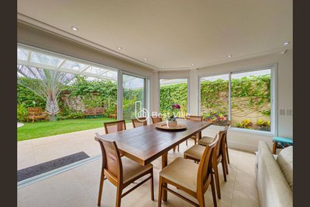 Casa à venda com 297m², 4 quartos e 4 vagas