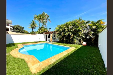 Casa de condomínio à venda com 320m², 4 quartos e 4 vagas