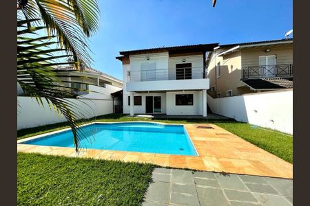 Casa de condomínio à venda com 320m², 4 quartos e 4 vagas
