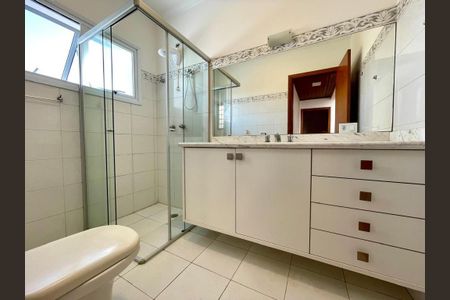 Casa de condomínio à venda com 320m², 4 quartos e 4 vagas