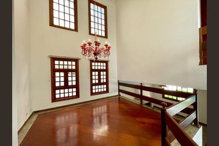 Casa de condomínio à venda com 320m², 4 quartos e 4 vagas