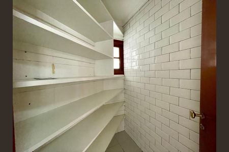 Casa de condomínio à venda com 320m², 4 quartos e 4 vagas