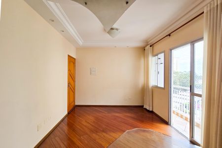 Apartamento para alugar com 68m², 3 quartos e sem vagaSala