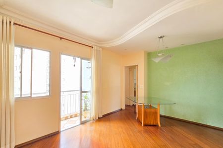 Apartamento para alugar com 68m², 3 quartos e sem vagaSala