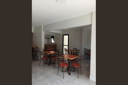 Apartamento à venda com 2 quartos, 60m² em Jardim Tupanci, Barueri