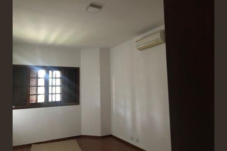 Casa de condomínio à venda com 448m², 4 quartos e 2 vagas