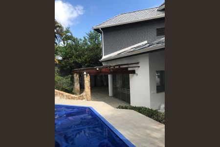 Casa de condomínio à venda com 448m², 4 quartos e 2 vagas