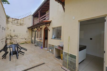 Casa de condomínio à venda com 110m², 3 quartos e 1 vaga Casa de condomínio à venda com 110m², 3 quartos e 1 vagaVaranda