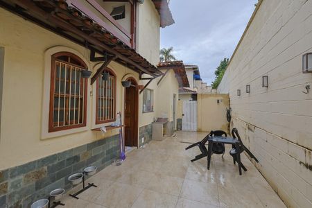 Casa de condomínio à venda com 110m², 3 quartos e 1 vaga Casa de condomínio à venda com 110m², 3 quartos e 1 vagaVaranda