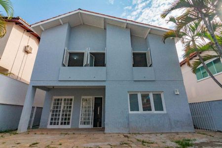 Casa de condomínio à venda com 350m², 4 quartos e 4 vagas