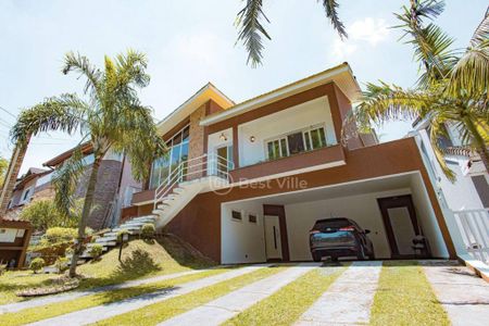 Casa à venda com 263m², 3 quartos e 6 vagas