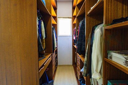 Casa à venda com 263m², 3 quartos e 6 vagas