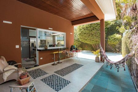 Casa à venda com 263m², 3 quartos e 6 vagas