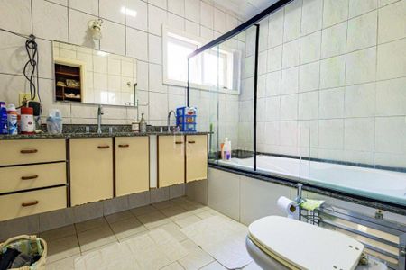 Casa à venda com 263m², 3 quartos e 6 vagas