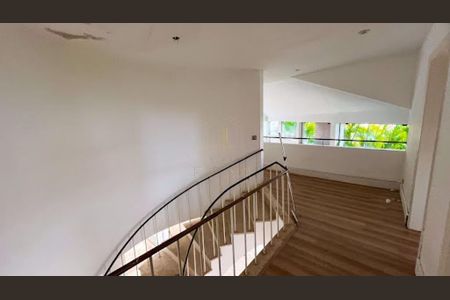 Casa de condomínio à venda com 780m², 4 quartos e 8 vagas