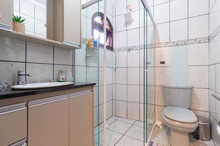 Casa à venda com 247m², 3 quartos e 4 vagasBanheiro da suíte 2