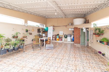 Casa à venda com 247m², 3 quartos e 4 vagasQuintal