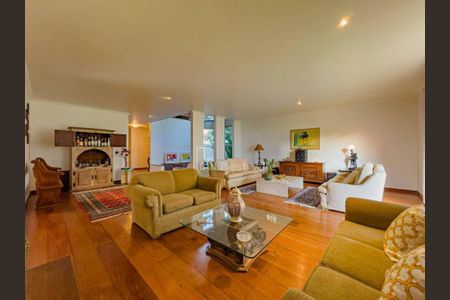 Casa à venda com 600m², 4 quartos e 4 vagas