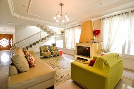 Casa de condomínio à venda com 332m², 4 quartos e 2 vagas