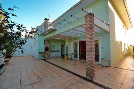 Casa de condomínio à venda com 332m², 4 quartos e 2 vagas