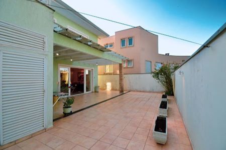 Casa de condomínio à venda com 332m², 4 quartos e 2 vagas