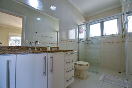 Casa de condomínio à venda com 332m², 4 quartos e 2 vagas