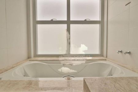 Apartamento à venda com 338m², 4 quartos e 4 vagas