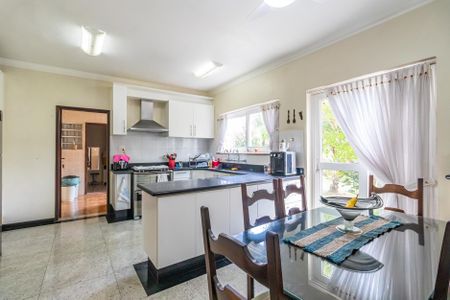 Casa de condomínio à venda com 404m², 4 quartos e 6 vagasCozinha