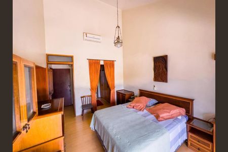 Casa de condomínio à venda com 404m², 4 quartos e 6 vagas