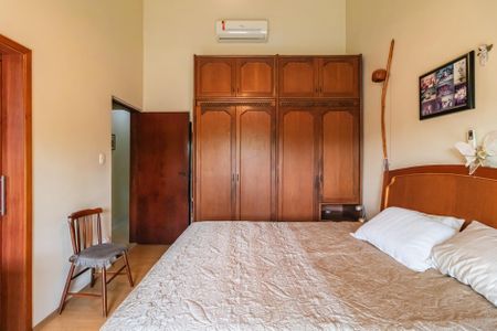 Casa de condomínio à venda com 404m², 4 quartos e 6 vagasSuíte 2