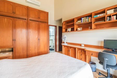 Casa de condomínio à venda com 404m², 4 quartos e 6 vagasSuíte 3