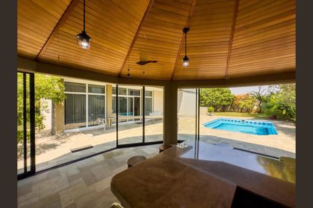 Casa de condomínio à venda com 404m², 4 quartos e 6 vagas