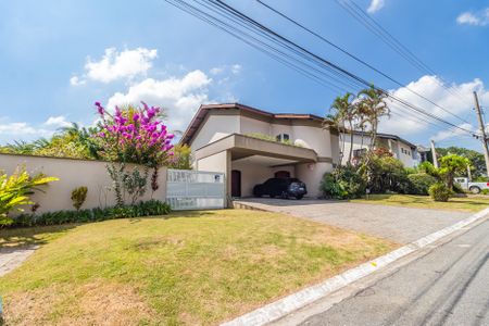 Casa de condomínio à venda com 404m², 4 quartos e 6 vagasFachada