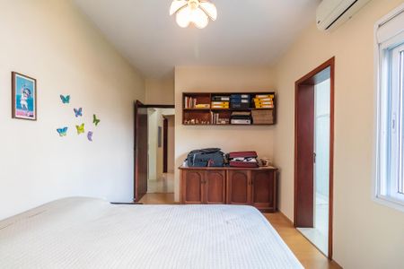 Casa de condomínio à venda com 404m², 4 quartos e 6 vagasSuíte 4