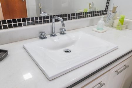 Casa de condomínio à venda com 404m², 4 quartos e 6 vagasBanheiro da Suíte 3