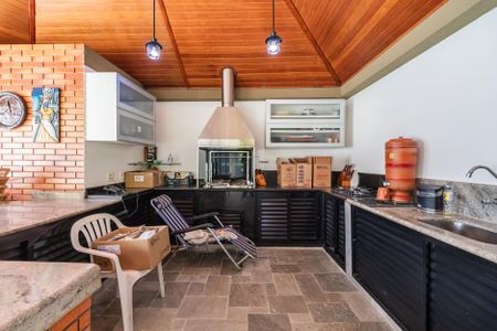 Casa de condomínio à venda com 404m², 4 quartos e 6 vagasÁrea comum