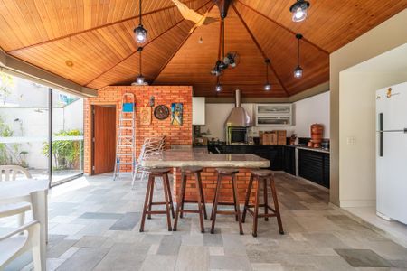 Casa de condomínio à venda com 404m², 4 quartos e 6 vagasÁrea comum