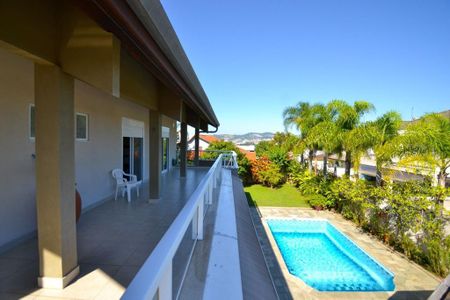 Casa de condomínio à venda com 404m², 4 quartos e 6 vagas