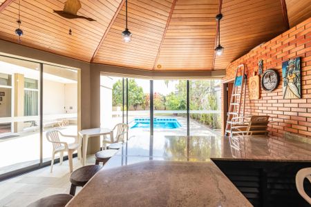 Casa de condomínio à venda com 404m², 4 quartos e 6 vagasÁrea comum