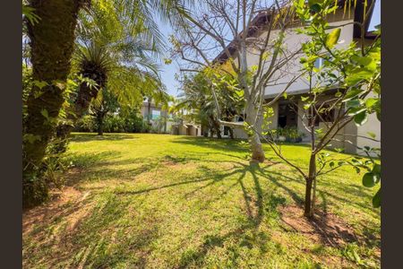 Casa de condomínio à venda com 404m², 4 quartos e 6 vagas